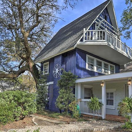 Coastal, Walkable Home In Historic Southport! 외부 사진