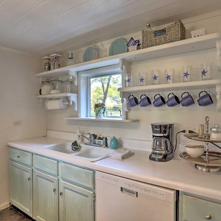 Coastal, Walkable Home In Historic Southport! 외부 사진
