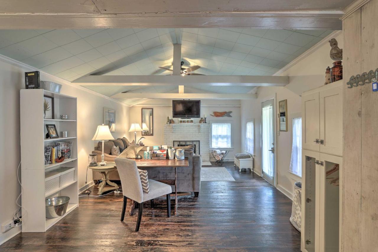 Coastal, Walkable Home In Historic Southport! 외부 사진