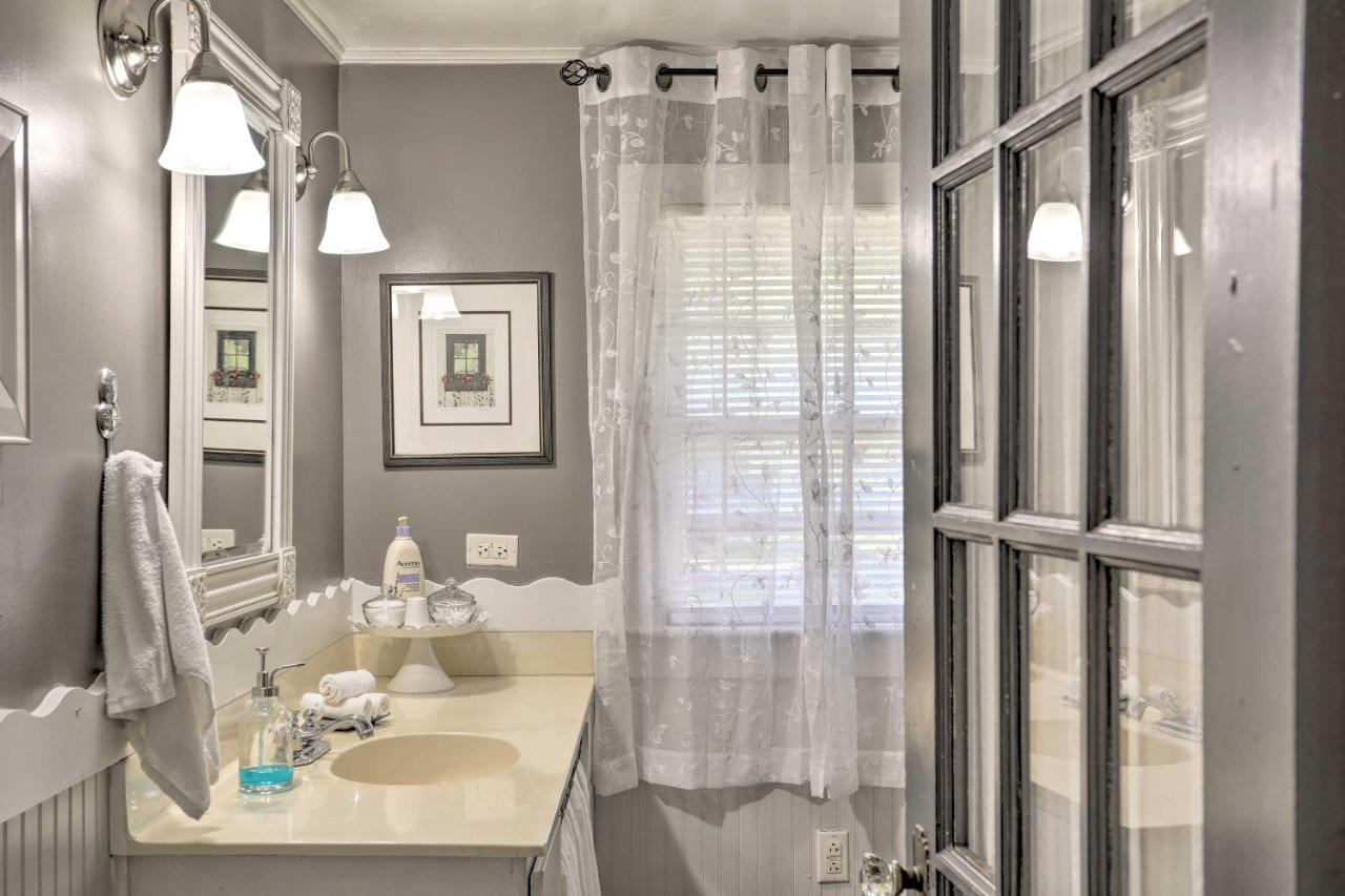 Coastal, Walkable Home In Historic Southport! 외부 사진