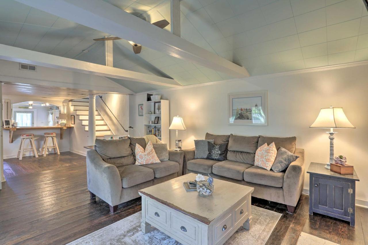Coastal, Walkable Home In Historic Southport! 외부 사진