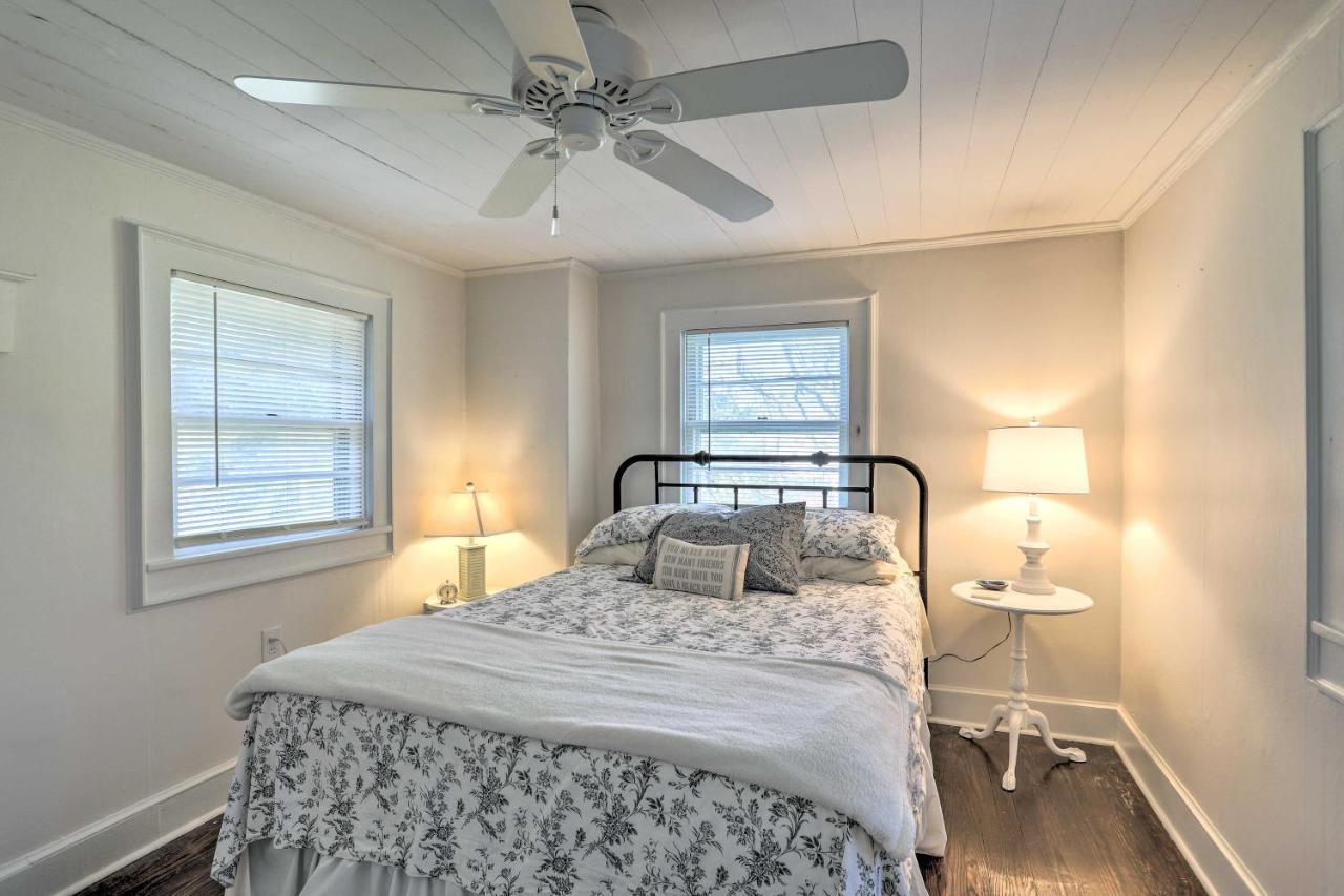 Coastal, Walkable Home In Historic Southport! 외부 사진